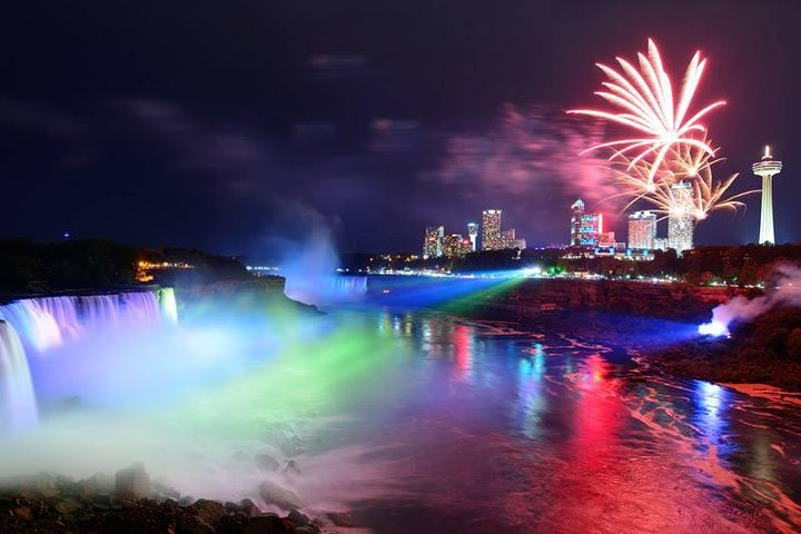 Niagara Falls at night