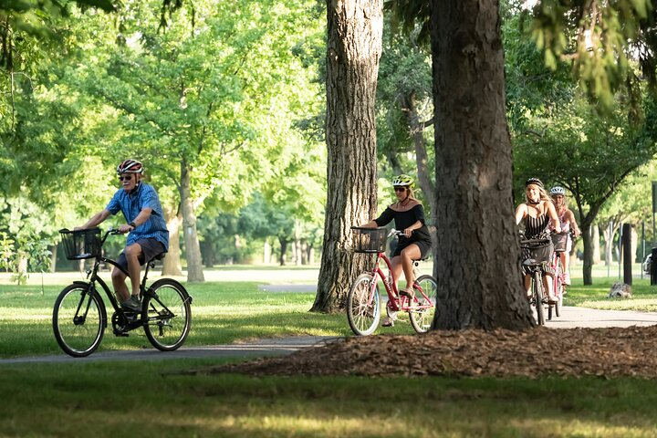 Niagara on the Lake Bicycle Rental - Photo 1 of 6