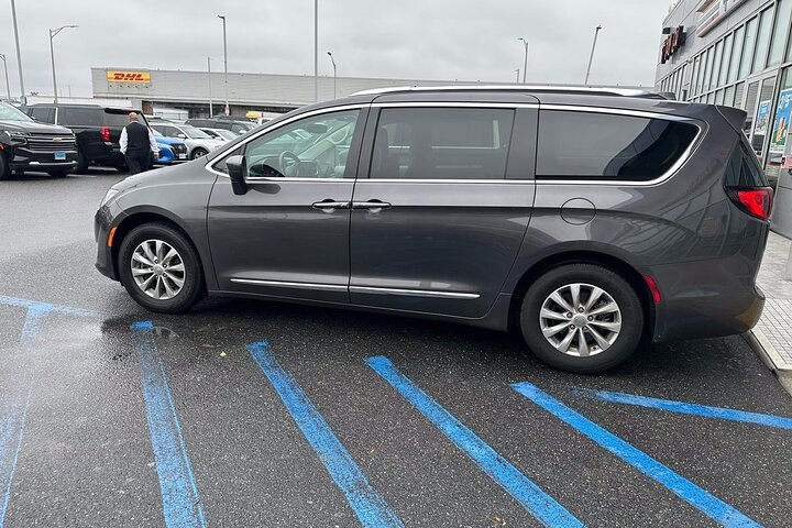 Québec Airport (YQB) to Le Terminal Quebec Port - Round-Trip Private Transfer - Photo 1 of 14