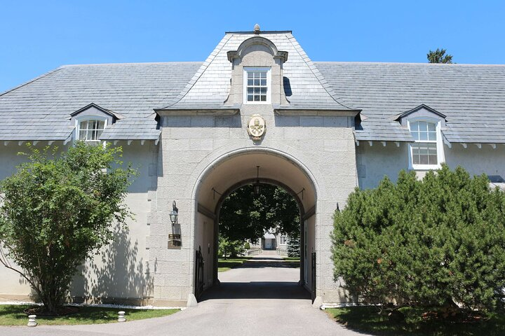 Rockcliffe Neighborhood Outdoor Escape Game in Ottawa - Photo 1 of 6