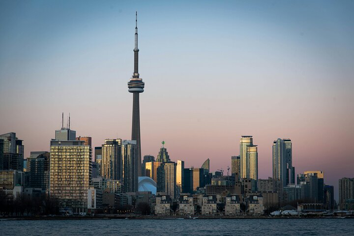 Transfer Niagara Falls, Canada to Toronto Pearson International Airport YYZ - Photo 1 of 4