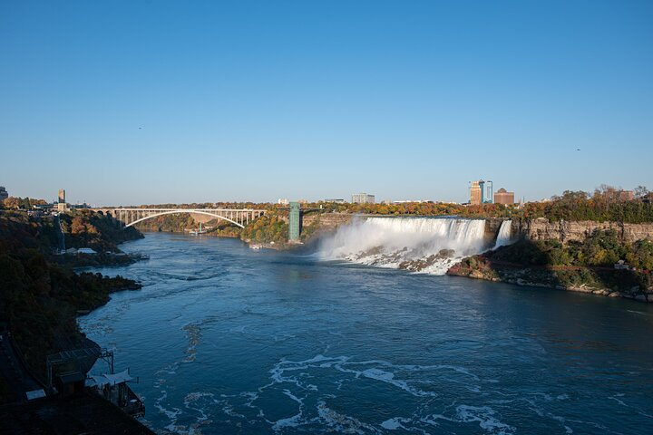 Transfer Niagara-on-the-Lake,Canada to Buffalo Niagara Int Airport (BUF) - Photo 1 of 9