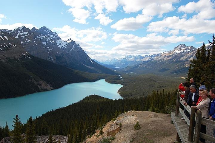 Western Trails - One Way Vancouver To Calgary Rockies Bus Tour - Photo 1 of 7