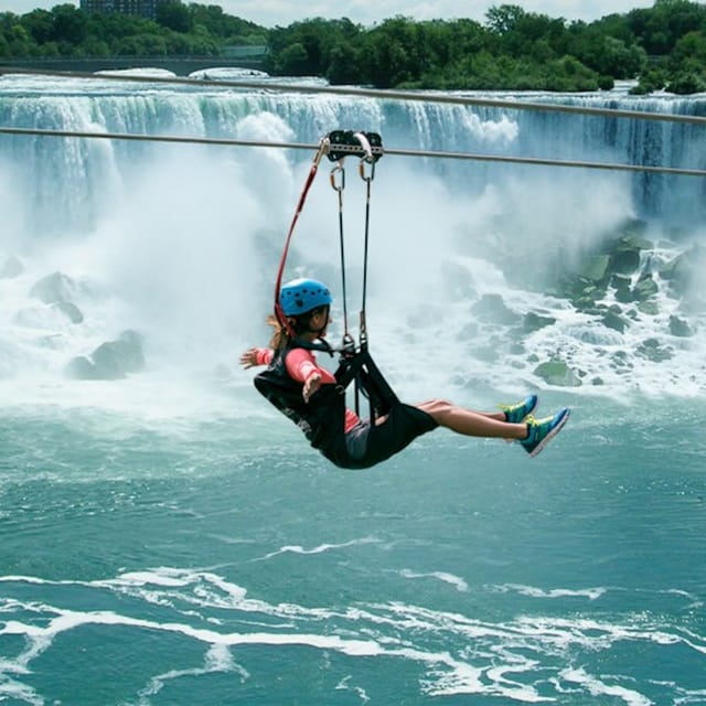 wildplay-niagara-falls-zipline-to-the-falls_1