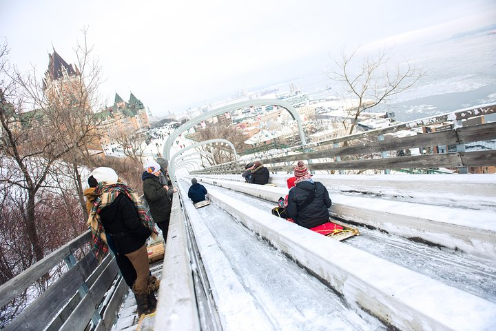 Toboggan slide