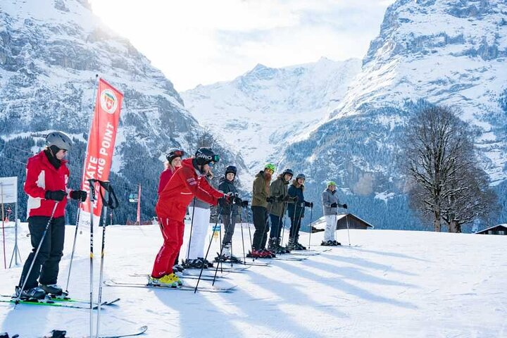 1 Day Beginner Ski Package from Interlaken - Photo 1 of 6