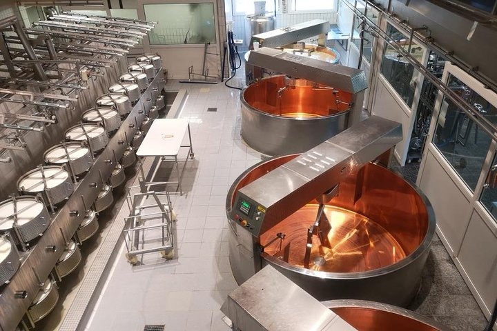 Cheese making Gruyere