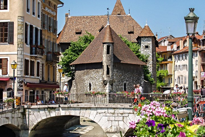 Geneva and Annecy Tour With Optional Lake Geneva Cruise - Photo 1 of 9