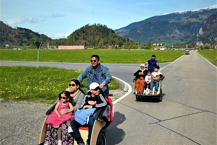  Hidden gems e-bike tour with picnic at Lake Brienz  - Photo 1 of 5