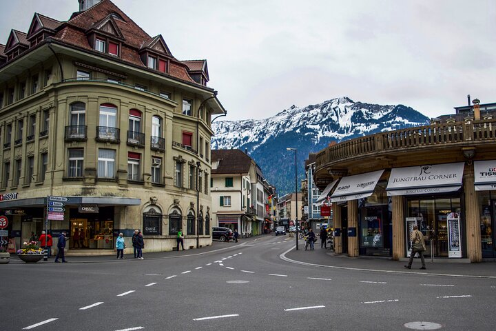 Private tour from Zurich to Interlaken and Lauterbrunnen Valley - Photo 1 of 10