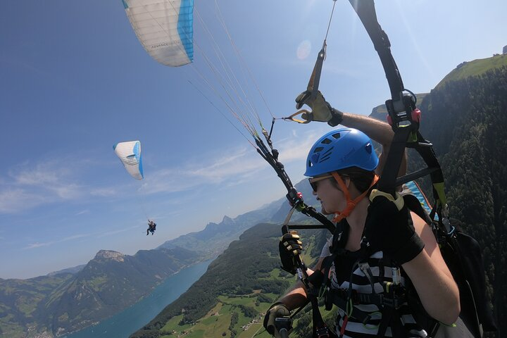 Tandem Paragliding Flight in the Lucerne Region - Photo 1 of 6