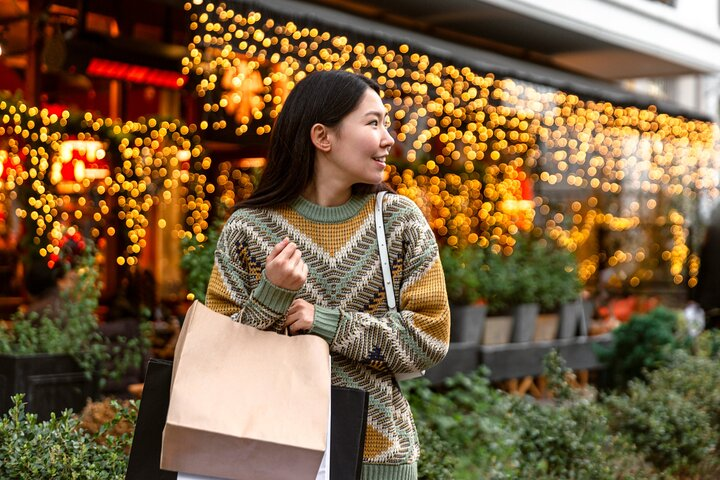 Vevey’s Holiday Charm: A Festive Lakeside Stroll - Photo 1 of 6