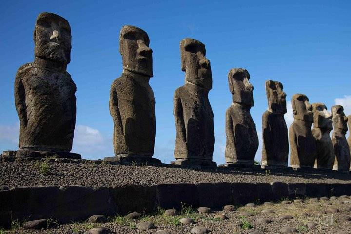 The Seven Moais in Easter Island - Photo 1 of 2