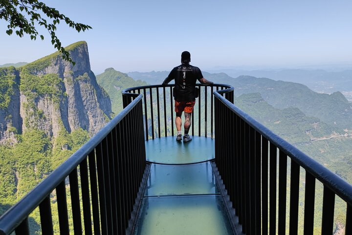 glass view platform at tianmen mountain