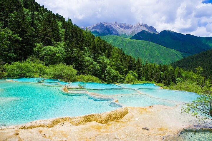  Chengdu Side Trip to Fairy Jiuzhaigou - Photo 1 of 6