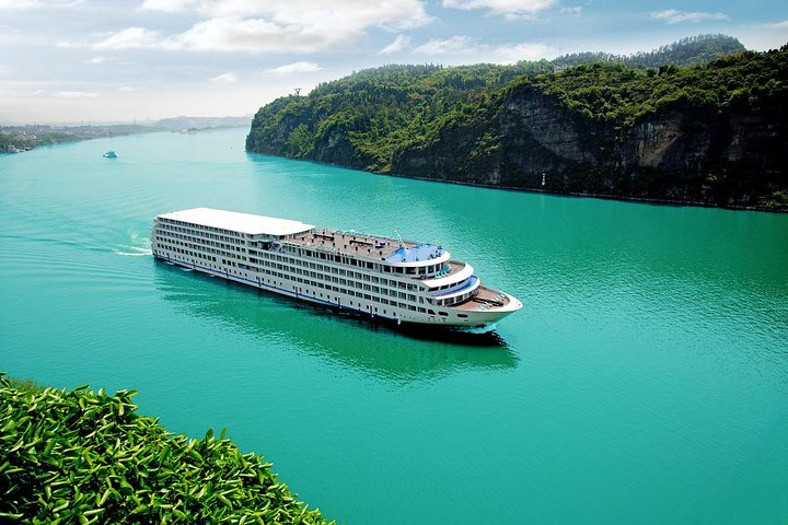 Chongqing to Yichang: 3-Night Luxury CENTURY GLORY Yangtze River Cruise Tour - Photo 1 of 8