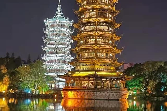 Guilin Four lakes night cruise with the English speaking driver from Guilin hotel - Photo 1 of 8