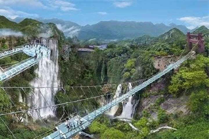 Overview of the Grand Glass Skywalk Bridge in Gulong Canyon