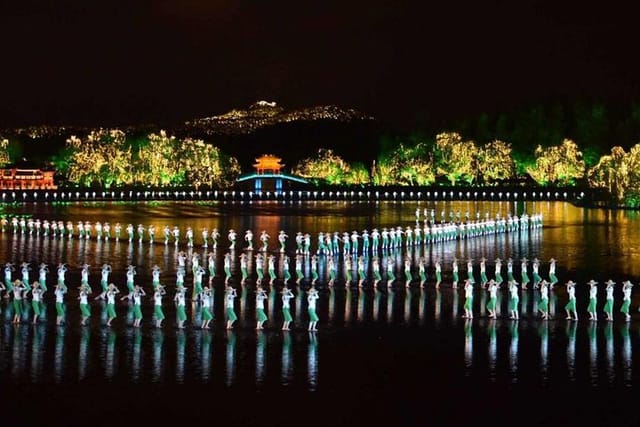 Hangzhou West Lake Highlights Half Day Tour  - Photo 1 of 7