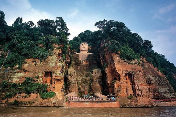 Leshan Giant Buddha and People's Park Day Trip - Photo 1 of 6