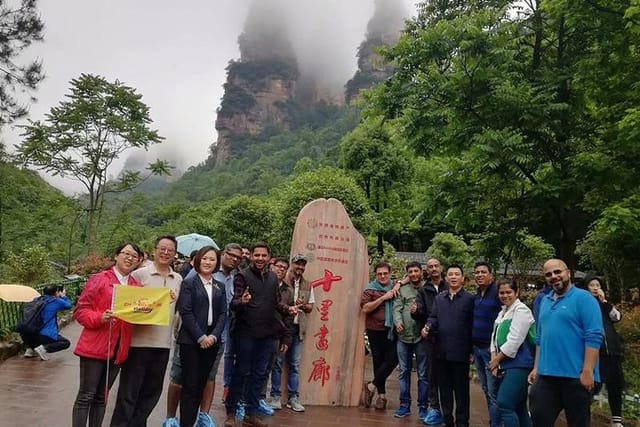 Private 2days Zhangjiajie highlights glass Bridge,Avatar Mountain Tianmen cave - Photo 1 of 6