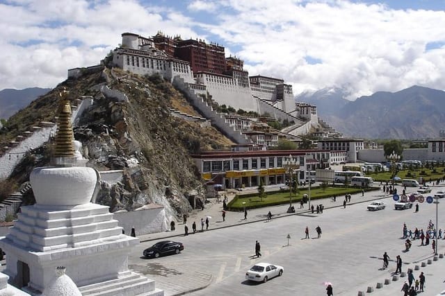 Potala-palace-at-lhasa