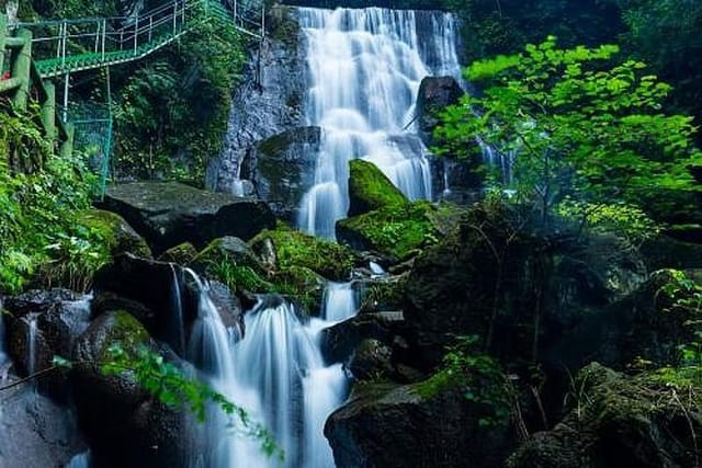 Private Transfer between Hangzhou City and Canglong Waterfall in Anji - Photo 1 of 8