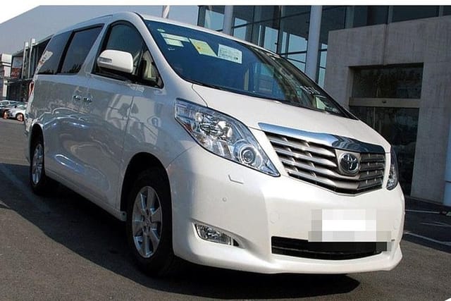 Private transfer service from Guangzhou to Hong Kong (7-seater Alphard van) - Photo 1 of 4