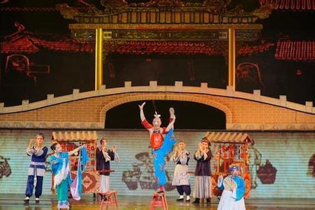  Sichuan opera