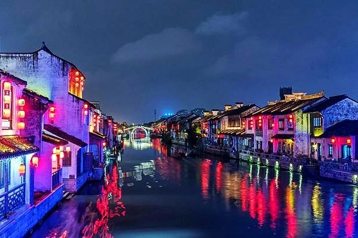 Wuxi Private Night Tour with Boat Cruise and Authentical Dinner  - Photo 1 of 9