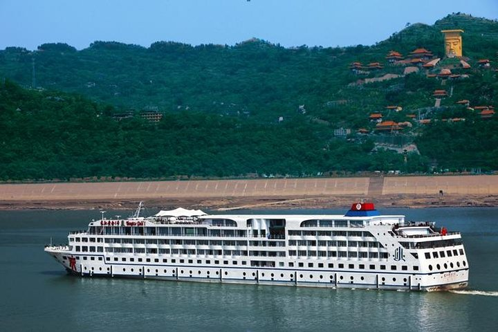 Yangtze River Deluxe Cruise 4D/3N from Chongqing to Yichang: Yangtze Gold Cruise - Photo 1 of 6