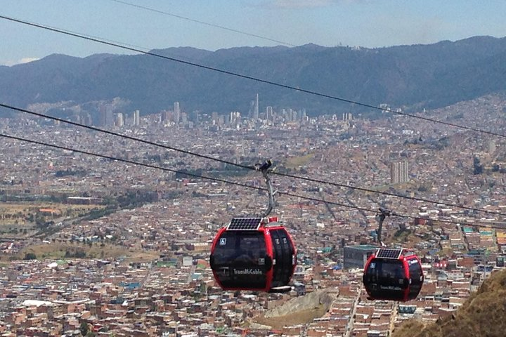 Cable car to el Paraiso, the city slum - Photo 1 of 7