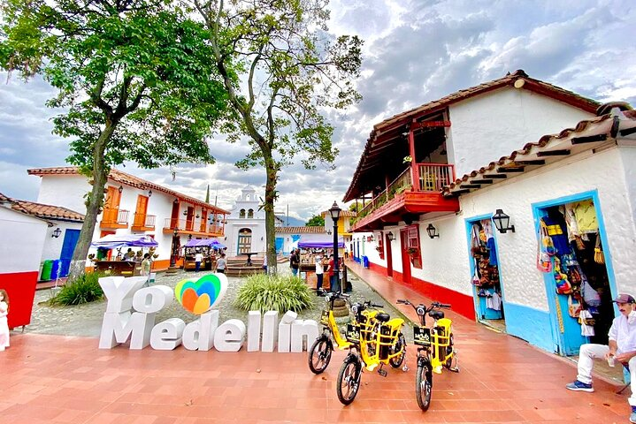 Electric Bicycle Rental in Medellín - Photo 1 of 6