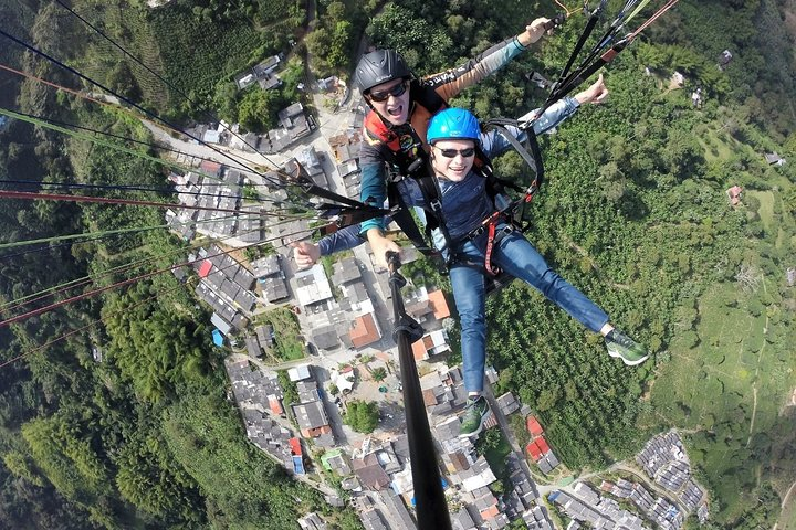 Flying Paragliding Over Medellín  - Photo 1 of 6