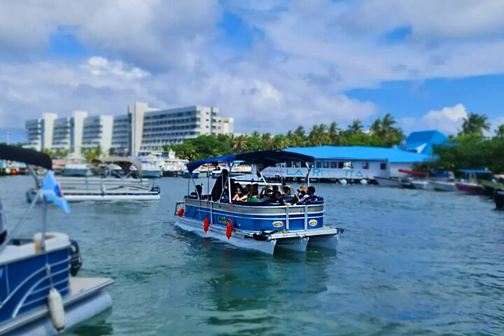 Full Day Private Pontoon Tour Around San Andrés Island - Photo 1 of 25