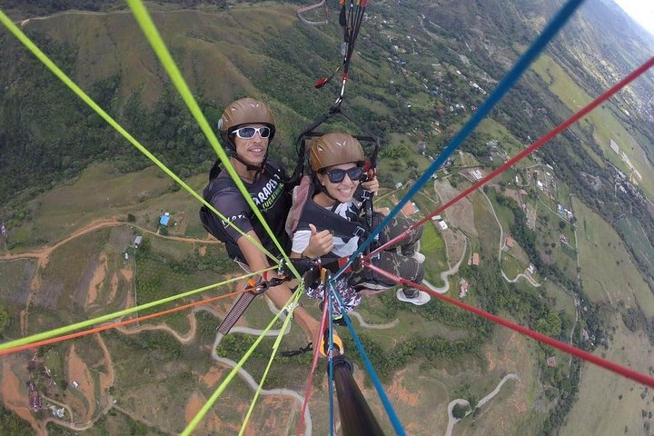 Paragliding + BelloHorizonte Swing + Hacienda El Paraíso + Santa Helena - Photo 1 of 10