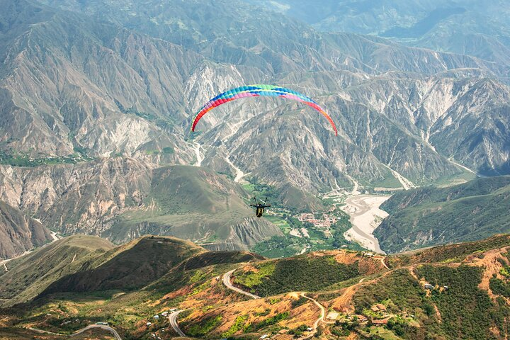 Paragliding experience in the Chicamocha Grand Canyon - Photo 1 of 6