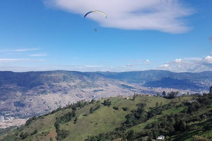 Paragliding Medellin  - Photo 1 of 9