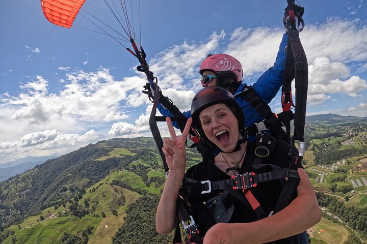  Parapente Paragliding in Medellín BlueSky. - Photo 1 of 17