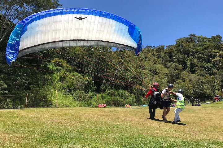 Private Paragliding Flight Medellin - Photo 1 of 25