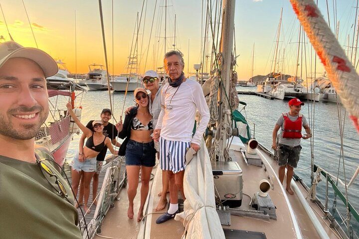 Sunset in the bay of Santa Marta in a sailboat - Photo 1 of 10