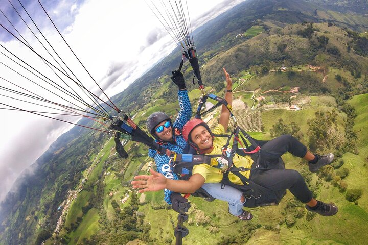 Tandem Paragliding Flight in Medellín. The best experience - Photo 1 of 7