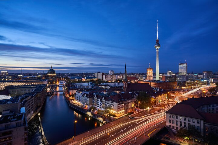 Berlin 4-Course Sunset Dinner Cruise Including Drinks  - Photo 1 of 25