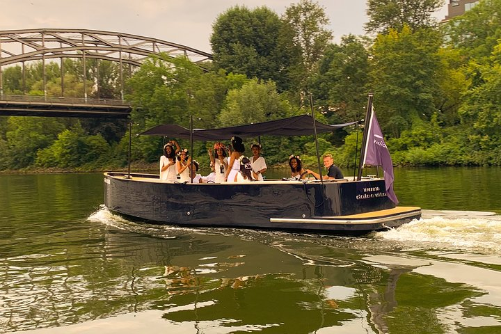 Boat Tour in Frankfurt for up to 12 Guests - Photo 1 of 11