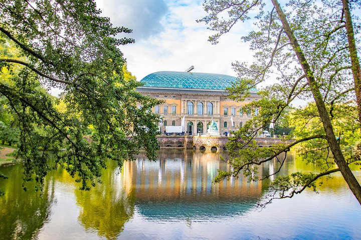 Discover Dusseldorf’s most Photogenic Spots with a Local - Photo 1 of 8