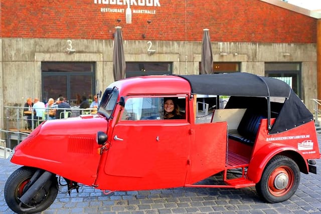 Exclusive classic car tour through the posh districts on the Alster - Photo 1 of 10