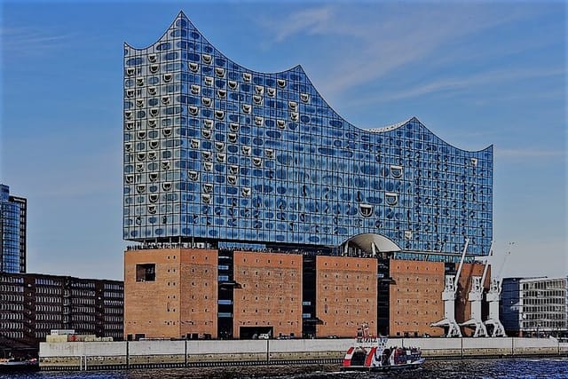 explore-hamburg-s-elbphilharmonie-in-a-playful-way-modern-and-individual_1