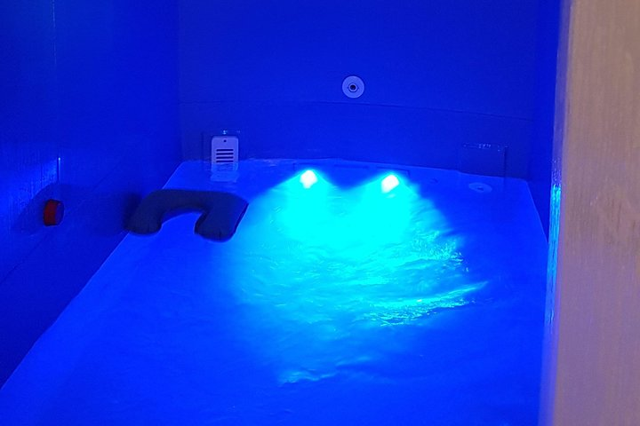 Floating, hovering at Zero Gravity Day Spa Beauty Center Bemerode - Photo 1 of 2