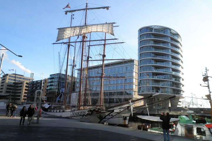 Guided Walking Tour in Hamburg: HafenCity, Speicherstadt and Elbe Philharmonic Hall