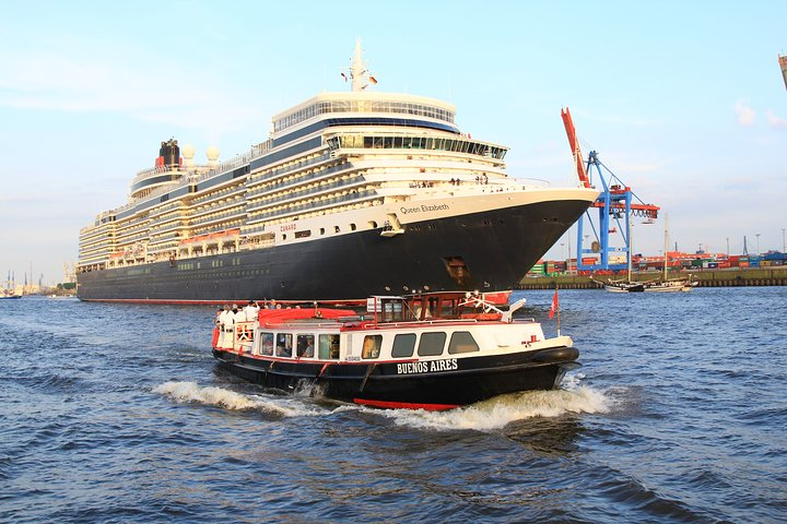 Hamburg harbor tour with a barge - Photo 1 of 8